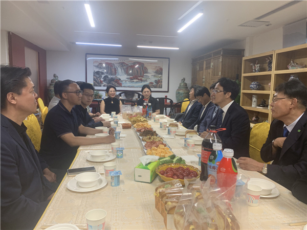 会谈.jpg