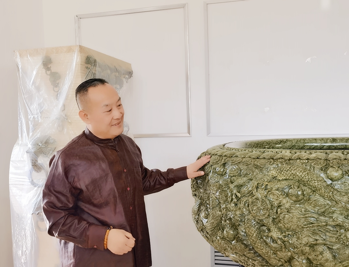 12朱克城点评作品.jpg